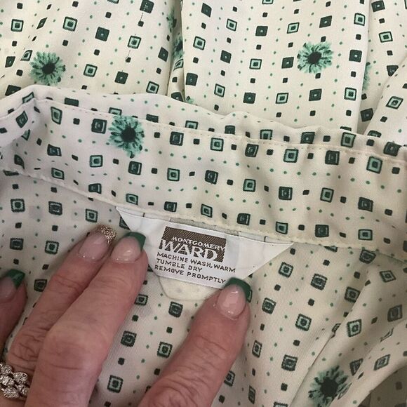 Vintage Montgomery Ward Women's Large White Floral Button Down Shirt Long Sleeve - Picture 11 of 12